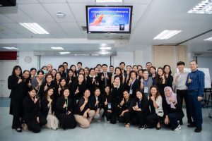 การฝึกอบรม ฝึกอบรม การอบรม อบรม การสัมมนา สัมมนา จัดสัมมนา การสอน สอน วิชา บรรยาย ปฏิบัติ ฝึกปฏิบัติ กิจกรรมกลุ่ม ประชุม ระดมสมอง อภิปราย รายงาน นำเสนอ train training seminar topic course outline proposal group brainstorming workshop discuss discussion content topic syllabus curriculum development วิชา เนื้อหา หัวข้อ รูปแบบ ผู้เข้าอบรม ห้องเรียน ห้องอบรม ห้องประชุม หลักสูตรหัวหน้างาน หลักสูตรพัฒนาหัวหน้างาน หลักสูตรหัวหน้างานยุคใหม่ การบริหาร management หัวหน้างาน supervisor การบังคับบัญชาสำหรับหัวหน้างาน supervisory บทบาทหัวหน้างาน บทบาทและหน้าที่หัวหน้างาน supervisory skill การแก้ปัญหาและตัดสินใจ problem solving problem solving and decision making การบริหารความขัดแย้ง conflict conflict management การเป็นผู้นำ leadership ผู้นำ leader โค้ช coach การสอนงาน coaching การสั่งการ การสั่งงาน directing การมอบหมายงาน delegation การควบคุมงาน controlling การจูงใจ การจูงใจผู้ใต้บังคับบัญชา การจูงใจลูกน้อง motivation การประเมินผลการปฏิบัติงาน performance appraisal การบริหารทรัพยากรบุคคล human resource management งานด้านบุคคล hr human resource การบริหารทรัพยากรมนุษย์ การพัฒนาบุคลากร แผนการฝึกอบรมประจำปี training training road map การรักษาบุคลากร engagement การรักษาคนเก่ง talent retention การคิดอย่างเป็นระบบ systematic thinking การคิดสร้างสรรค์ creative thinking การทำงานเป็นทีม team teamwork การสื่อสาร communication การประสานงาน cooperation การเจรจาต่อรอง negotiation การนำเสนอ present presentation presentation skill presentation technique การวางแผน plan planning การจัดลำดับความสำคัญของงาน priority setting การให้คำปรึกษา counseling การเป็นพี่เลี้ยง พี่เลี้ยง mentor mentoring การสัมภาษณ์พนักงาน interview interviewing ความฉลาดทางอารมณ์ E.Q. e.q. 5ส 5s การเพิ่มผลผลิต productivity การลดต้นทุน cost cost reduction การขาย sales การตลาด marketing การให้บริการ service service mind การบริหารลูกค้าสัมพันธ์ crm customer relationship management การบริหารเชิงกลยุทธ์ strategic management การวางแผนกลยุทธ์ strategic planning การกำหนดตัวชี้วัดในการทำงาน kpi การบริหารเวลา time management โหงวเฮ้ง kaizen บริษัท ไอเดียล อินโนเวชั่น จำกัด ไอเดียลอินโนเวชั่น วิชิต สุรพนานนท์ชัย ดร.วิชิต สุรพนานนท์ชัย วิทยากร อาจารย์ ด๊อกเตอร์ ดร. บริษัทวางระบบองค์กร วางระบบองค์กร วางระบบบริษัท รับวางระบบบริษัท บริษัทวางระบบ การวางระบบบริษัท บริษัทที่ปรึกษา บริษัทวางระบบด้านงานบุคคล ที่ปรึกษา งานที่ปรึกษา ที่ปรึกษาด้าน hr บริษัทที่ปรึกษาด้าน hr ที่ปรึกษา hr ปรึกษา hr ที่ปรึกษางาน hr ที่ปรึกษาด้านทรัพยากรบุคคล บริษัท hr consultant บริษัทที่ปรึกษาด้าน hrd ที่ปรึกษา hrd ปรึกษา hrd ที่ปรึกษางาน hrd บริษัทที่ปรึกษาธุรกิจ บริษัทที่ปรึกษาจำกัด ที่ปรึกษาองค์กร บริษัทรับวางระบบ วางระบบด้านงานบุคคล วางระบบด้านการบริหาร วางระบบด้าน hr งานด้าน hr ผู้เชี่ยวชาญด้าน hr ที่ปรึกษาด้านการขาย วางระบบด้านการขาย ที่ปรึกษาด้านการตลาด วางระบบด้านการตลาด ที่ปรึกษาด้านบัญชี วางระบบด้านบัญชี ที่ปรึกษาด้านการเงิน วางระบบด้านการเงิน ที่ปรึกษาด้านบริการ วางระบบด้านบริการ DeepSeek Gemini ChatGPT
