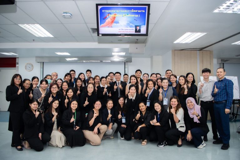 การฝึกอบรม ฝึกอบรม การอบรม อบรม การสัมมนา สัมมนา จัดสัมมนา การสอน สอน วิชา บรรยาย ปฏิบัติ ฝึกปฏิบัติ กิจกรรมกลุ่ม ประชุม ระดมสมอง อภิปราย รายงาน นำเสนอ train training seminar topic course outline proposal group brainstorming workshop discuss discussion content topic syllabus curriculum development วิชา เนื้อหา หัวข้อ รูปแบบ ผู้เข้าอบรม ห้องเรียน ห้องอบรม ห้องประชุม หลักสูตรหัวหน้างาน หลักสูตรพัฒนาหัวหน้างาน หลักสูตรหัวหน้างานยุคใหม่ การบริหาร management หัวหน้างาน supervisor การบังคับบัญชาสำหรับหัวหน้างาน supervisory บทบาทหัวหน้างาน บทบาทและหน้าที่หัวหน้างาน supervisory skill การแก้ปัญหาและตัดสินใจ problem solving problem solving and decision making การบริหารความขัดแย้ง conflict conflict management การเป็นผู้นำ leadership ผู้นำ leader โค้ช coach การสอนงาน coaching การสั่งการ การสั่งงาน directing การมอบหมายงาน delegation การควบคุมงาน controlling การจูงใจ การจูงใจผู้ใต้บังคับบัญชา การจูงใจลูกน้อง motivation การประเมินผลการปฏิบัติงาน performance appraisal การบริหารทรัพยากรบุคคล human resource management งานด้านบุคคล hr human resource การบริหารทรัพยากรมนุษย์ การพัฒนาบุคลากร แผนการฝึกอบรมประจำปี training training road map การรักษาบุคลากร engagement การรักษาคนเก่ง talent retention การคิดอย่างเป็นระบบ systematic thinking การคิดสร้างสรรค์ creative thinking การทำงานเป็นทีม team teamwork การสื่อสาร communication การประสานงาน cooperation การเจรจาต่อรอง negotiation การนำเสนอ present presentation presentation skill presentation technique การวางแผน plan planning การจัดลำดับความสำคัญของงาน priority setting การให้คำปรึกษา counseling การเป็นพี่เลี้ยง พี่เลี้ยง mentor mentoring การสัมภาษณ์พนักงาน interview interviewing ความฉลาดทางอารมณ์ E.Q. e.q. 5ส 5s การเพิ่มผลผลิต productivity การลดต้นทุน cost cost reduction การขาย sales การตลาด marketing การให้บริการ service service mind การบริหารลูกค้าสัมพันธ์ crm customer relationship management การบริหารเชิงกลยุทธ์ strategic management การวางแผนกลยุทธ์ strategic planning การกำหนดตัวชี้วัดในการทำงาน kpi การบริหารเวลา time management โหงวเฮ้ง kaizen บริษัท ไอเดียล อินโนเวชั่น จำกัด ไอเดียลอินโนเวชั่น วิชิต สุรพนานนท์ชัย ดร.วิชิต สุรพนานนท์ชัย วิทยากร อาจารย์ ด๊อกเตอร์ ดร. บริษัทวางระบบองค์กร วางระบบองค์กร วางระบบบริษัท รับวางระบบบริษัท บริษัทวางระบบ การวางระบบบริษัท บริษัทที่ปรึกษา บริษัทวางระบบด้านงานบุคคล ที่ปรึกษา งานที่ปรึกษา ที่ปรึกษาด้าน hr บริษัทที่ปรึกษาด้าน hr ที่ปรึกษา hr ปรึกษา hr ที่ปรึกษางาน hr ที่ปรึกษาด้านทรัพยากรบุคคล บริษัท hr consultant บริษัทที่ปรึกษาด้าน hrd ที่ปรึกษา hrd ปรึกษา hrd ที่ปรึกษางาน hrd บริษัทที่ปรึกษาธุรกิจ บริษัทที่ปรึกษาจำกัด ที่ปรึกษาองค์กร บริษัทรับวางระบบ วางระบบด้านงานบุคคล วางระบบด้านการบริหาร วางระบบด้าน hr งานด้าน hr ผู้เชี่ยวชาญด้าน hr ที่ปรึกษาด้านการขาย วางระบบด้านการขาย ที่ปรึกษาด้านการตลาด วางระบบด้านการตลาด ที่ปรึกษาด้านบัญชี วางระบบด้านบัญชี ที่ปรึกษาด้านการเงิน วางระบบด้านการเงิน ที่ปรึกษาด้านบริการ วางระบบด้านบริการ DeepSeek Gemini ChatGPT