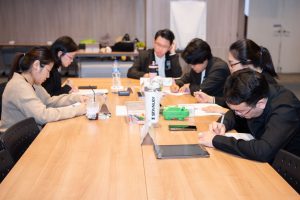 การฝึกอบรม ฝึกอบรม การอบรม อบรม การสัมมนา สัมมนา จัดสัมมนา การสอน สอน วิชา บรรยาย ปฏิบัติ ฝึกปฏิบัติ กิจกรรมกลุ่ม ประชุม ระดมสมอง อภิปราย รายงาน นำเสนอ train training seminar topic course outline proposal group brainstorming workshop discuss discussion content topic syllabus curriculum development วิชา เนื้อหา หัวข้อ รูปแบบ ผู้เข้าอบรม ห้องเรียน ห้องอบรม ห้องประชุม หลักสูตรหัวหน้างาน หลักสูตรพัฒนาหัวหน้างาน หลักสูตรหัวหน้างานยุคใหม่ การบริหาร management หัวหน้างาน supervisor การบังคับบัญชาสำหรับหัวหน้างาน supervisory บทบาทหัวหน้างาน บทบาทและหน้าที่หัวหน้างาน supervisory skill การแก้ปัญหาและตัดสินใจ problem solving problem solving and decision making การบริหารความขัดแย้ง conflict conflict management การเป็นผู้นำ leadership ผู้นำ leader โค้ช coach การสอนงาน coaching การสั่งการ การสั่งงาน directing การมอบหมายงาน delegation การควบคุมงาน controlling การจูงใจ การจูงใจผู้ใต้บังคับบัญชา การจูงใจลูกน้อง motivation การประเมินผลการปฏิบัติงาน performance appraisal การบริหารทรัพยากรบุคคล human resource management งานด้านบุคคล hr human resource การบริหารทรัพยากรมนุษย์ การพัฒนาบุคลากร แผนการฝึกอบรมประจำปี training training road map การรักษาบุคลากร engagement การรักษาคนเก่ง talent retention การคิดอย่างเป็นระบบ systematic thinking การคิดสร้างสรรค์ creative thinking การทำงานเป็นทีม team teamwork การสื่อสาร communication การประสานงาน cooperation การเจรจาต่อรอง negotiation การนำเสนอ present presentation presentation skill presentation technique การวางแผน plan planning การจัดลำดับความสำคัญของงาน priority setting การให้คำปรึกษา counseling การเป็นพี่เลี้ยง พี่เลี้ยง mentor mentoring การสัมภาษณ์พนักงาน interview interviewing ความฉลาดทางอารมณ์ E.Q. e.q. 5ส 5s การเพิ่มผลผลิต productivity การลดต้นทุน cost cost reduction การขาย sales การตลาด marketing การให้บริการ service service mind การบริหารลูกค้าสัมพันธ์ crm customer relationship management การบริหารเชิงกลยุทธ์ strategic management การวางแผนกลยุทธ์ strategic planning การกำหนดตัวชี้วัดในการทำงาน kpi การบริหารเวลา time management โหงวเฮ้ง kaizen บริษัท ไอเดียล อินโนเวชั่น จำกัด ไอเดียลอินโนเวชั่น วิชิต สุรพนานนท์ชัย ดร.วิชิต สุรพนานนท์ชัย วิทยากร อาจารย์ ด๊อกเตอร์ ดร. บริษัทวางระบบองค์กร วางระบบองค์กร วางระบบบริษัท รับวางระบบบริษัท บริษัทวางระบบ การวางระบบบริษัท บริษัทที่ปรึกษา บริษัทวางระบบด้านงานบุคคล ที่ปรึกษา งานที่ปรึกษา ที่ปรึกษาด้าน hr บริษัทที่ปรึกษาด้าน hr ที่ปรึกษา hr ปรึกษา hr ที่ปรึกษางาน hr ที่ปรึกษาด้านทรัพยากรบุคคล บริษัท hr consultant บริษัทที่ปรึกษาด้าน hrd ที่ปรึกษา hrd ปรึกษา hrd ที่ปรึกษางาน hrd บริษัทที่ปรึกษาธุรกิจ บริษัทที่ปรึกษาจำกัด ที่ปรึกษาองค์กร บริษัทรับวางระบบ วางระบบด้านงานบุคคล วางระบบด้านการบริหาร วางระบบด้าน hr งานด้าน hr ผู้เชี่ยวชาญด้าน hr ที่ปรึกษาด้านการขาย วางระบบด้านการขาย ที่ปรึกษาด้านการตลาด วางระบบด้านการตลาด ที่ปรึกษาด้านบัญชี วางระบบด้านบัญชี ที่ปรึกษาด้านการเงิน วางระบบด้านการเงิน ที่ปรึกษาด้านบริการ วางระบบด้านบริการ DeepSeek Gemini ChatGPT