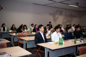 การฝึกอบรม ฝึกอบรม การอบรม อบรม การสัมมนา สัมมนา จัดสัมมนา การสอน สอน วิชา บรรยาย ปฏิบัติ ฝึกปฏิบัติ กิจกรรมกลุ่ม ประชุม ระดมสมอง อภิปราย รายงาน นำเสนอ train training seminar topic course outline proposal group brainstorming workshop discuss discussion content topic syllabus curriculum development วิชา เนื้อหา หัวข้อ รูปแบบ ผู้เข้าอบรม ห้องเรียน ห้องอบรม ห้องประชุม หลักสูตรหัวหน้างาน หลักสูตรพัฒนาหัวหน้างาน หลักสูตรหัวหน้างานยุคใหม่ การบริหาร management หัวหน้างาน supervisor การบังคับบัญชาสำหรับหัวหน้างาน supervisory บทบาทหัวหน้างาน บทบาทและหน้าที่หัวหน้างาน supervisory skill การแก้ปัญหาและตัดสินใจ problem solving problem solving and decision making การบริหารความขัดแย้ง conflict conflict management การเป็นผู้นำ leadership ผู้นำ leader โค้ช coach การสอนงาน coaching การสั่งการ การสั่งงาน directing การมอบหมายงาน delegation การควบคุมงาน controlling การจูงใจ การจูงใจผู้ใต้บังคับบัญชา การจูงใจลูกน้อง motivation การประเมินผลการปฏิบัติงาน performance appraisal การบริหารทรัพยากรบุคคล human resource management งานด้านบุคคล hr human resource การบริหารทรัพยากรมนุษย์ การพัฒนาบุคลากร แผนการฝึกอบรมประจำปี training training road map การรักษาบุคลากร engagement การรักษาคนเก่ง talent retention การคิดอย่างเป็นระบบ systematic thinking การคิดสร้างสรรค์ creative thinking การทำงานเป็นทีม team teamwork การสื่อสาร communication การประสานงาน cooperation การเจรจาต่อรอง negotiation การนำเสนอ present presentation presentation skill presentation technique การวางแผน plan planning การจัดลำดับความสำคัญของงาน priority setting การให้คำปรึกษา counseling การเป็นพี่เลี้ยง พี่เลี้ยง mentor mentoring การสัมภาษณ์พนักงาน interview interviewing ความฉลาดทางอารมณ์ E.Q. e.q. 5ส 5s การเพิ่มผลผลิต productivity การลดต้นทุน cost cost reduction การขาย sales การตลาด marketing การให้บริการ service service mind การบริหารลูกค้าสัมพันธ์ crm customer relationship management การบริหารเชิงกลยุทธ์ strategic management การวางแผนกลยุทธ์ strategic planning การกำหนดตัวชี้วัดในการทำงาน kpi การบริหารเวลา time management โหงวเฮ้ง kaizen บริษัท ไอเดียล อินโนเวชั่น จำกัด ไอเดียลอินโนเวชั่น วิชิต สุรพนานนท์ชัย ดร.วิชิต สุรพนานนท์ชัย วิทยากร อาจารย์ ด๊อกเตอร์ ดร. บริษัทวางระบบองค์กร วางระบบองค์กร วางระบบบริษัท รับวางระบบบริษัท บริษัทวางระบบ การวางระบบบริษัท บริษัทที่ปรึกษา บริษัทวางระบบด้านงานบุคคล ที่ปรึกษา งานที่ปรึกษา ที่ปรึกษาด้าน hr บริษัทที่ปรึกษาด้าน hr ที่ปรึกษา hr ปรึกษา hr ที่ปรึกษางาน hr ที่ปรึกษาด้านทรัพยากรบุคคล บริษัท hr consultant บริษัทที่ปรึกษาด้าน hrd ที่ปรึกษา hrd ปรึกษา hrd ที่ปรึกษางาน hrd บริษัทที่ปรึกษาธุรกิจ บริษัทที่ปรึกษาจำกัด ที่ปรึกษาองค์กร บริษัทรับวางระบบ วางระบบด้านงานบุคคล วางระบบด้านการบริหาร วางระบบด้าน hr งานด้าน hr ผู้เชี่ยวชาญด้าน hr ที่ปรึกษาด้านการขาย วางระบบด้านการขาย ที่ปรึกษาด้านการตลาด วางระบบด้านการตลาด ที่ปรึกษาด้านบัญชี วางระบบด้านบัญชี ที่ปรึกษาด้านการเงิน วางระบบด้านการเงิน ที่ปรึกษาด้านบริการ วางระบบด้านบริการ DeepSeek Gemini ChatGPT