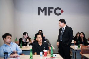 การฝึกอบรม ฝึกอบรม การอบรม อบรม การสัมมนา สัมมนา จัดสัมมนา การสอน สอน วิชา บรรยาย ปฏิบัติ ฝึกปฏิบัติ กิจกรรมกลุ่ม ประชุม ระดมสมอง อภิปราย รายงาน นำเสนอ train training seminar topic course outline proposal group brainstorming workshop discuss discussion content topic syllabus curriculum development วิชา เนื้อหา หัวข้อ รูปแบบ ผู้เข้าอบรม ห้องเรียน ห้องอบรม ห้องประชุม หลักสูตรหัวหน้างาน หลักสูตรพัฒนาหัวหน้างาน หลักสูตรหัวหน้างานยุคใหม่ การบริหาร management หัวหน้างาน supervisor การบังคับบัญชาสำหรับหัวหน้างาน supervisory บทบาทหัวหน้างาน บทบาทและหน้าที่หัวหน้างาน supervisory skill การแก้ปัญหาและตัดสินใจ problem solving problem solving and decision making การบริหารความขัดแย้ง conflict conflict management การเป็นผู้นำ leadership ผู้นำ leader โค้ช coach การสอนงาน coaching การสั่งการ การสั่งงาน directing การมอบหมายงาน delegation การควบคุมงาน controlling การจูงใจ การจูงใจผู้ใต้บังคับบัญชา การจูงใจลูกน้อง motivation การประเมินผลการปฏิบัติงาน performance appraisal การบริหารทรัพยากรบุคคล human resource management งานด้านบุคคล hr human resource การบริหารทรัพยากรมนุษย์ การพัฒนาบุคลากร แผนการฝึกอบรมประจำปี training training road map การรักษาบุคลากร engagement การรักษาคนเก่ง talent retention การคิดอย่างเป็นระบบ systematic thinking การคิดสร้างสรรค์ creative thinking การทำงานเป็นทีม team teamwork การสื่อสาร communication การประสานงาน cooperation การเจรจาต่อรอง negotiation การนำเสนอ present presentation presentation skill presentation technique การวางแผน plan planning การจัดลำดับความสำคัญของงาน priority setting การให้คำปรึกษา counseling การเป็นพี่เลี้ยง พี่เลี้ยง mentor mentoring การสัมภาษณ์พนักงาน interview interviewing ความฉลาดทางอารมณ์ E.Q. e.q. 5ส 5s การเพิ่มผลผลิต productivity การลดต้นทุน cost cost reduction การขาย sales การตลาด marketing การให้บริการ service service mind การบริหารลูกค้าสัมพันธ์ crm customer relationship management การบริหารเชิงกลยุทธ์ strategic management การวางแผนกลยุทธ์ strategic planning การกำหนดตัวชี้วัดในการทำงาน kpi การบริหารเวลา time management โหงวเฮ้ง kaizen บริษัท ไอเดียล อินโนเวชั่น จำกัด ไอเดียลอินโนเวชั่น วิชิต สุรพนานนท์ชัย ดร.วิชิต สุรพนานนท์ชัย วิทยากร อาจารย์ ด๊อกเตอร์ ดร. บริษัทวางระบบองค์กร วางระบบองค์กร วางระบบบริษัท รับวางระบบบริษัท บริษัทวางระบบ การวางระบบบริษัท บริษัทที่ปรึกษา บริษัทวางระบบด้านงานบุคคล ที่ปรึกษา งานที่ปรึกษา ที่ปรึกษาด้าน hr บริษัทที่ปรึกษาด้าน hr ที่ปรึกษา hr ปรึกษา hr ที่ปรึกษางาน hr ที่ปรึกษาด้านทรัพยากรบุคคล บริษัท hr consultant บริษัทที่ปรึกษาด้าน hrd ที่ปรึกษา hrd ปรึกษา hrd ที่ปรึกษางาน hrd บริษัทที่ปรึกษาธุรกิจ บริษัทที่ปรึกษาจำกัด ที่ปรึกษาองค์กร บริษัทรับวางระบบ วางระบบด้านงานบุคคล วางระบบด้านการบริหาร วางระบบด้าน hr งานด้าน hr ผู้เชี่ยวชาญด้าน hr ที่ปรึกษาด้านการขาย วางระบบด้านการขาย ที่ปรึกษาด้านการตลาด วางระบบด้านการตลาด ที่ปรึกษาด้านบัญชี วางระบบด้านบัญชี ที่ปรึกษาด้านการเงิน วางระบบด้านการเงิน ที่ปรึกษาด้านบริการ วางระบบด้านบริการ DeepSeek Gemini ChatGPT