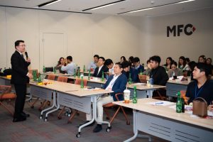 การฝึกอบรม ฝึกอบรม การอบรม อบรม การสัมมนา สัมมนา จัดสัมมนา การสอน สอน วิชา บรรยาย ปฏิบัติ ฝึกปฏิบัติ กิจกรรมกลุ่ม ประชุม ระดมสมอง อภิปราย รายงาน นำเสนอ train training seminar topic course outline proposal group brainstorming workshop discuss discussion content topic syllabus curriculum development วิชา เนื้อหา หัวข้อ รูปแบบ ผู้เข้าอบรม ห้องเรียน ห้องอบรม ห้องประชุม หลักสูตรหัวหน้างาน หลักสูตรพัฒนาหัวหน้างาน หลักสูตรหัวหน้างานยุคใหม่ การบริหาร management หัวหน้างาน supervisor การบังคับบัญชาสำหรับหัวหน้างาน supervisory บทบาทหัวหน้างาน บทบาทและหน้าที่หัวหน้างาน supervisory skill การแก้ปัญหาและตัดสินใจ problem solving problem solving and decision making การบริหารความขัดแย้ง conflict conflict management การเป็นผู้นำ leadership ผู้นำ leader โค้ช coach การสอนงาน coaching การสั่งการ การสั่งงาน directing การมอบหมายงาน delegation การควบคุมงาน controlling การจูงใจ การจูงใจผู้ใต้บังคับบัญชา การจูงใจลูกน้อง motivation การประเมินผลการปฏิบัติงาน performance appraisal การบริหารทรัพยากรบุคคล human resource management งานด้านบุคคล hr human resource การบริหารทรัพยากรมนุษย์ การพัฒนาบุคลากร แผนการฝึกอบรมประจำปี training training road map การรักษาบุคลากร engagement การรักษาคนเก่ง talent retention การคิดอย่างเป็นระบบ systematic thinking การคิดสร้างสรรค์ creative thinking การทำงานเป็นทีม team teamwork การสื่อสาร communication การประสานงาน cooperation การเจรจาต่อรอง negotiation การนำเสนอ present presentation presentation skill presentation technique การวางแผน plan planning การจัดลำดับความสำคัญของงาน priority setting การให้คำปรึกษา counseling การเป็นพี่เลี้ยง พี่เลี้ยง mentor mentoring การสัมภาษณ์พนักงาน interview interviewing ความฉลาดทางอารมณ์ E.Q. e.q. 5ส 5s การเพิ่มผลผลิต productivity การลดต้นทุน cost cost reduction การขาย sales การตลาด marketing การให้บริการ service service mind การบริหารลูกค้าสัมพันธ์ crm customer relationship management การบริหารเชิงกลยุทธ์ strategic management การวางแผนกลยุทธ์ strategic planning การกำหนดตัวชี้วัดในการทำงาน kpi การบริหารเวลา time management โหงวเฮ้ง kaizen บริษัท ไอเดียล อินโนเวชั่น จำกัด ไอเดียลอินโนเวชั่น วิชิต สุรพนานนท์ชัย ดร.วิชิต สุรพนานนท์ชัย วิทยากร อาจารย์ ด๊อกเตอร์ ดร. บริษัทวางระบบองค์กร วางระบบองค์กร วางระบบบริษัท รับวางระบบบริษัท บริษัทวางระบบ การวางระบบบริษัท บริษัทที่ปรึกษา บริษัทวางระบบด้านงานบุคคล ที่ปรึกษา งานที่ปรึกษา ที่ปรึกษาด้าน hr บริษัทที่ปรึกษาด้าน hr ที่ปรึกษา hr ปรึกษา hr ที่ปรึกษางาน hr ที่ปรึกษาด้านทรัพยากรบุคคล บริษัท hr consultant บริษัทที่ปรึกษาด้าน hrd ที่ปรึกษา hrd ปรึกษา hrd ที่ปรึกษางาน hrd บริษัทที่ปรึกษาธุรกิจ บริษัทที่ปรึกษาจำกัด ที่ปรึกษาองค์กร บริษัทรับวางระบบ วางระบบด้านงานบุคคล วางระบบด้านการบริหาร วางระบบด้าน hr งานด้าน hr ผู้เชี่ยวชาญด้าน hr ที่ปรึกษาด้านการขาย วางระบบด้านการขาย ที่ปรึกษาด้านการตลาด วางระบบด้านการตลาด ที่ปรึกษาด้านบัญชี วางระบบด้านบัญชี ที่ปรึกษาด้านการเงิน วางระบบด้านการเงิน ที่ปรึกษาด้านบริการ วางระบบด้านบริการ DeepSeek Gemini ChatGPT