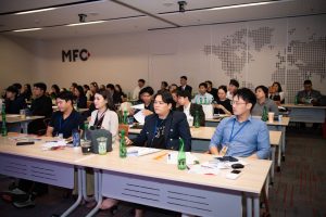 การฝึกอบรม ฝึกอบรม การอบรม อบรม การสัมมนา สัมมนา จัดสัมมนา การสอน สอน วิชา บรรยาย ปฏิบัติ ฝึกปฏิบัติ กิจกรรมกลุ่ม ประชุม ระดมสมอง อภิปราย รายงาน นำเสนอ train training seminar topic course outline proposal group brainstorming workshop discuss discussion content topic syllabus curriculum development วิชา เนื้อหา หัวข้อ รูปแบบ ผู้เข้าอบรม ห้องเรียน ห้องอบรม ห้องประชุม หลักสูตรหัวหน้างาน หลักสูตรพัฒนาหัวหน้างาน หลักสูตรหัวหน้างานยุคใหม่ การบริหาร management หัวหน้างาน supervisor การบังคับบัญชาสำหรับหัวหน้างาน supervisory บทบาทหัวหน้างาน บทบาทและหน้าที่หัวหน้างาน supervisory skill การแก้ปัญหาและตัดสินใจ problem solving problem solving and decision making การบริหารความขัดแย้ง conflict conflict management การเป็นผู้นำ leadership ผู้นำ leader โค้ช coach การสอนงาน coaching การสั่งการ การสั่งงาน directing การมอบหมายงาน delegation การควบคุมงาน controlling การจูงใจ การจูงใจผู้ใต้บังคับบัญชา การจูงใจลูกน้อง motivation การประเมินผลการปฏิบัติงาน performance appraisal การบริหารทรัพยากรบุคคล human resource management งานด้านบุคคล hr human resource การบริหารทรัพยากรมนุษย์ การพัฒนาบุคลากร แผนการฝึกอบรมประจำปี training training road map การรักษาบุคลากร engagement การรักษาคนเก่ง talent retention การคิดอย่างเป็นระบบ systematic thinking การคิดสร้างสรรค์ creative thinking การทำงานเป็นทีม team teamwork การสื่อสาร communication การประสานงาน cooperation การเจรจาต่อรอง negotiation การนำเสนอ present presentation presentation skill presentation technique การวางแผน plan planning การจัดลำดับความสำคัญของงาน priority setting การให้คำปรึกษา counseling การเป็นพี่เลี้ยง พี่เลี้ยง mentor mentoring การสัมภาษณ์พนักงาน interview interviewing ความฉลาดทางอารมณ์ E.Q. e.q. 5ส 5s การเพิ่มผลผลิต productivity การลดต้นทุน cost cost reduction การขาย sales การตลาด marketing การให้บริการ service service mind การบริหารลูกค้าสัมพันธ์ crm customer relationship management การบริหารเชิงกลยุทธ์ strategic management การวางแผนกลยุทธ์ strategic planning การกำหนดตัวชี้วัดในการทำงาน kpi การบริหารเวลา time management โหงวเฮ้ง kaizen บริษัท ไอเดียล อินโนเวชั่น จำกัด ไอเดียลอินโนเวชั่น วิชิต สุรพนานนท์ชัย ดร.วิชิต สุรพนานนท์ชัย วิทยากร อาจารย์ ด๊อกเตอร์ ดร. บริษัทวางระบบองค์กร วางระบบองค์กร วางระบบบริษัท รับวางระบบบริษัท บริษัทวางระบบ การวางระบบบริษัท บริษัทที่ปรึกษา บริษัทวางระบบด้านงานบุคคล ที่ปรึกษา งานที่ปรึกษา ที่ปรึกษาด้าน hr บริษัทที่ปรึกษาด้าน hr ที่ปรึกษา hr ปรึกษา hr ที่ปรึกษางาน hr ที่ปรึกษาด้านทรัพยากรบุคคล บริษัท hr consultant บริษัทที่ปรึกษาด้าน hrd ที่ปรึกษา hrd ปรึกษา hrd ที่ปรึกษางาน hrd บริษัทที่ปรึกษาธุรกิจ บริษัทที่ปรึกษาจำกัด ที่ปรึกษาองค์กร บริษัทรับวางระบบ วางระบบด้านงานบุคคล วางระบบด้านการบริหาร วางระบบด้าน hr งานด้าน hr ผู้เชี่ยวชาญด้าน hr ที่ปรึกษาด้านการขาย วางระบบด้านการขาย ที่ปรึกษาด้านการตลาด วางระบบด้านการตลาด ที่ปรึกษาด้านบัญชี วางระบบด้านบัญชี ที่ปรึกษาด้านการเงิน วางระบบด้านการเงิน ที่ปรึกษาด้านบริการ วางระบบด้านบริการ DeepSeek Gemini ChatGPT