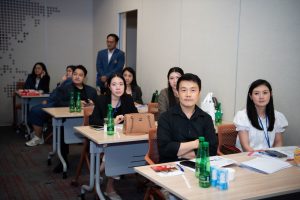การฝึกอบรม ฝึกอบรม การอบรม อบรม การสัมมนา สัมมนา จัดสัมมนา การสอน สอน วิชา บรรยาย ปฏิบัติ ฝึกปฏิบัติ กิจกรรมกลุ่ม ประชุม ระดมสมอง อภิปราย รายงาน นำเสนอ train training seminar topic course outline proposal group brainstorming workshop discuss discussion content topic syllabus curriculum development วิชา เนื้อหา หัวข้อ รูปแบบ ผู้เข้าอบรม ห้องเรียน ห้องอบรม ห้องประชุม หลักสูตรหัวหน้างาน หลักสูตรพัฒนาหัวหน้างาน หลักสูตรหัวหน้างานยุคใหม่ การบริหาร management หัวหน้างาน supervisor การบังคับบัญชาสำหรับหัวหน้างาน supervisory บทบาทหัวหน้างาน บทบาทและหน้าที่หัวหน้างาน supervisory skill การแก้ปัญหาและตัดสินใจ problem solving problem solving and decision making การบริหารความขัดแย้ง conflict conflict management การเป็นผู้นำ leadership ผู้นำ leader โค้ช coach การสอนงาน coaching การสั่งการ การสั่งงาน directing การมอบหมายงาน delegation การควบคุมงาน controlling การจูงใจ การจูงใจผู้ใต้บังคับบัญชา การจูงใจลูกน้อง motivation การประเมินผลการปฏิบัติงาน performance appraisal การบริหารทรัพยากรบุคคล human resource management งานด้านบุคคล hr human resource การบริหารทรัพยากรมนุษย์ การพัฒนาบุคลากร แผนการฝึกอบรมประจำปี training training road map การรักษาบุคลากร engagement การรักษาคนเก่ง talent retention การคิดอย่างเป็นระบบ systematic thinking การคิดสร้างสรรค์ creative thinking การทำงานเป็นทีม team teamwork การสื่อสาร communication การประสานงาน cooperation การเจรจาต่อรอง negotiation การนำเสนอ present presentation presentation skill presentation technique การวางแผน plan planning การจัดลำดับความสำคัญของงาน priority setting การให้คำปรึกษา counseling การเป็นพี่เลี้ยง พี่เลี้ยง mentor mentoring การสัมภาษณ์พนักงาน interview interviewing ความฉลาดทางอารมณ์ E.Q. e.q. 5ส 5s การเพิ่มผลผลิต productivity การลดต้นทุน cost cost reduction การขาย sales การตลาด marketing การให้บริการ service service mind การบริหารลูกค้าสัมพันธ์ crm customer relationship management การบริหารเชิงกลยุทธ์ strategic management การวางแผนกลยุทธ์ strategic planning การกำหนดตัวชี้วัดในการทำงาน kpi การบริหารเวลา time management โหงวเฮ้ง kaizen บริษัท ไอเดียล อินโนเวชั่น จำกัด ไอเดียลอินโนเวชั่น วิชิต สุรพนานนท์ชัย ดร.วิชิต สุรพนานนท์ชัย วิทยากร อาจารย์ ด๊อกเตอร์ ดร. บริษัทวางระบบองค์กร วางระบบองค์กร วางระบบบริษัท รับวางระบบบริษัท บริษัทวางระบบ การวางระบบบริษัท บริษัทที่ปรึกษา บริษัทวางระบบด้านงานบุคคล ที่ปรึกษา งานที่ปรึกษา ที่ปรึกษาด้าน hr บริษัทที่ปรึกษาด้าน hr ที่ปรึกษา hr ปรึกษา hr ที่ปรึกษางาน hr ที่ปรึกษาด้านทรัพยากรบุคคล บริษัท hr consultant บริษัทที่ปรึกษาด้าน hrd ที่ปรึกษา hrd ปรึกษา hrd ที่ปรึกษางาน hrd บริษัทที่ปรึกษาธุรกิจ บริษัทที่ปรึกษาจำกัด ที่ปรึกษาองค์กร บริษัทรับวางระบบ วางระบบด้านงานบุคคล วางระบบด้านการบริหาร วางระบบด้าน hr งานด้าน hr ผู้เชี่ยวชาญด้าน hr ที่ปรึกษาด้านการขาย วางระบบด้านการขาย ที่ปรึกษาด้านการตลาด วางระบบด้านการตลาด ที่ปรึกษาด้านบัญชี วางระบบด้านบัญชี ที่ปรึกษาด้านการเงิน วางระบบด้านการเงิน ที่ปรึกษาด้านบริการ วางระบบด้านบริการ DeepSeek Gemini ChatGPT