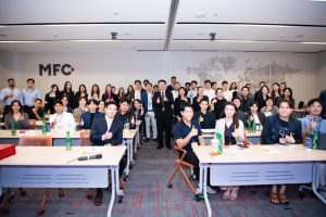การฝึกอบรม ฝึกอบรม การอบรม อบรม การสัมมนา สัมมนา จัดสัมมนา การสอน สอน วิชา บรรยาย ปฏิบัติ ฝึกปฏิบัติ กิจกรรมกลุ่ม ประชุม ระดมสมอง อภิปราย รายงาน นำเสนอ train training seminar topic course outline proposal group brainstorming workshop discuss discussion content topic syllabus curriculum development วิชา เนื้อหา หัวข้อ รูปแบบ ผู้เข้าอบรม ห้องเรียน ห้องอบรม ห้องประชุม หลักสูตรหัวหน้างาน หลักสูตรพัฒนาหัวหน้างาน หลักสูตรหัวหน้างานยุคใหม่ การบริหาร management หัวหน้างาน supervisor การบังคับบัญชาสำหรับหัวหน้างาน supervisory บทบาทหัวหน้างาน บทบาทและหน้าที่หัวหน้างาน supervisory skill การแก้ปัญหาและตัดสินใจ problem solving problem solving and decision making การบริหารความขัดแย้ง conflict conflict management การเป็นผู้นำ leadership ผู้นำ leader โค้ช coach การสอนงาน coaching การสั่งการ การสั่งงาน directing การมอบหมายงาน delegation การควบคุมงาน controlling การจูงใจ การจูงใจผู้ใต้บังคับบัญชา การจูงใจลูกน้อง motivation การประเมินผลการปฏิบัติงาน performance appraisal การบริหารทรัพยากรบุคคล human resource management งานด้านบุคคล hr human resource การบริหารทรัพยากรมนุษย์ การพัฒนาบุคลากร แผนการฝึกอบรมประจำปี training training road map การรักษาบุคลากร engagement การรักษาคนเก่ง talent retention การคิดอย่างเป็นระบบ systematic thinking การคิดสร้างสรรค์ creative thinking การทำงานเป็นทีม team teamwork การสื่อสาร communication การประสานงาน cooperation การเจรจาต่อรอง negotiation การนำเสนอ present presentation presentation skill presentation technique การวางแผน plan planning การจัดลำดับความสำคัญของงาน priority setting การให้คำปรึกษา counseling การเป็นพี่เลี้ยง พี่เลี้ยง mentor mentoring การสัมภาษณ์พนักงาน interview interviewing ความฉลาดทางอารมณ์ E.Q. e.q. 5ส 5s การเพิ่มผลผลิต productivity การลดต้นทุน cost cost reduction การขาย sales การตลาด marketing การให้บริการ service service mind การบริหารลูกค้าสัมพันธ์ crm customer relationship management การบริหารเชิงกลยุทธ์ strategic management การวางแผนกลยุทธ์ strategic planning การกำหนดตัวชี้วัดในการทำงาน kpi การบริหารเวลา time management โหงวเฮ้ง kaizen บริษัท ไอเดียล อินโนเวชั่น จำกัด ไอเดียลอินโนเวชั่น วิชิต สุรพนานนท์ชัย ดร.วิชิต สุรพนานนท์ชัย วิทยากร อาจารย์ ด๊อกเตอร์ ดร. บริษัทวางระบบองค์กร วางระบบองค์กร วางระบบบริษัท รับวางระบบบริษัท บริษัทวางระบบ การวางระบบบริษัท บริษัทที่ปรึกษา บริษัทวางระบบด้านงานบุคคล ที่ปรึกษา งานที่ปรึกษา ที่ปรึกษาด้าน hr บริษัทที่ปรึกษาด้าน hr ที่ปรึกษา hr ปรึกษา hr ที่ปรึกษางาน hr ที่ปรึกษาด้านทรัพยากรบุคคล บริษัท hr consultant บริษัทที่ปรึกษาด้าน hrd ที่ปรึกษา hrd ปรึกษา hrd ที่ปรึกษางาน hrd บริษัทที่ปรึกษาธุรกิจ บริษัทที่ปรึกษาจำกัด ที่ปรึกษาองค์กร บริษัทรับวางระบบ วางระบบด้านงานบุคคล วางระบบด้านการบริหาร วางระบบด้าน hr งานด้าน hr ผู้เชี่ยวชาญด้าน hr ที่ปรึกษาด้านการขาย วางระบบด้านการขาย ที่ปรึกษาด้านการตลาด วางระบบด้านการตลาด ที่ปรึกษาด้านบัญชี วางระบบด้านบัญชี ที่ปรึกษาด้านการเงิน วางระบบด้านการเงิน ที่ปรึกษาด้านบริการ วางระบบด้านบริการ DeepSeek Gemini ChatGPT